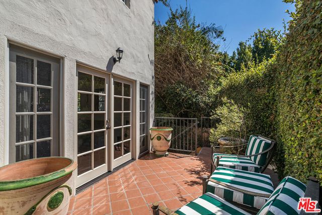 1811 Courtney Avenue, Los Angeles, CA 90046