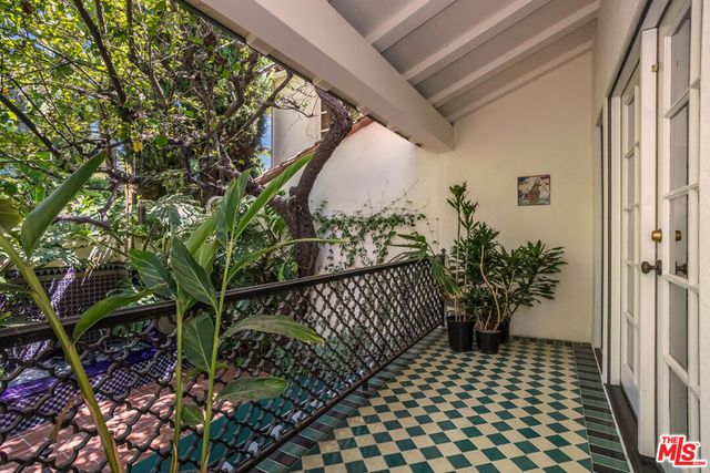 1811 Courtney Avenue, Los Angeles, CA 90046