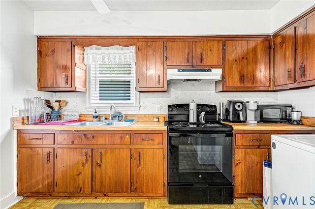 508 E Read St, Highland Springs, VA 23075