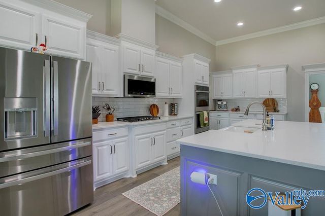 17437 Stonegate Drive, Athens, AL 35613