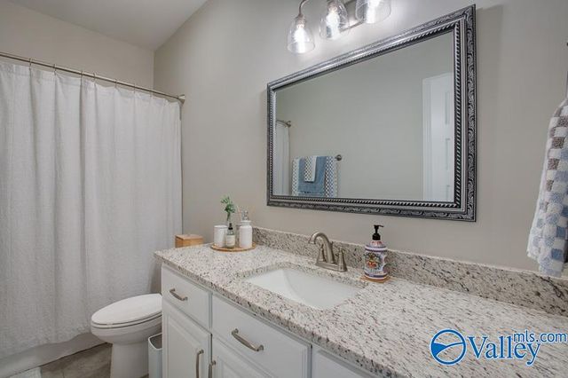17437 Stonegate Drive, Athens, AL 35613
