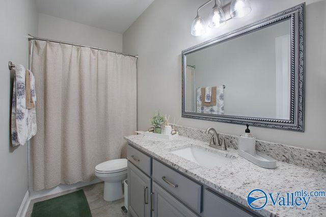 17437 Stonegate Drive, Athens, AL 35613