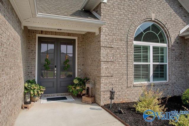 17437 Stonegate Drive, Athens, AL 35613