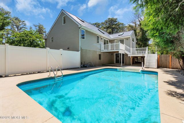 1401 Englemere Boulevard, Toms River, NJ 08757