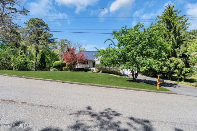1401 Englemere Boulevard, Toms River, NJ 08757