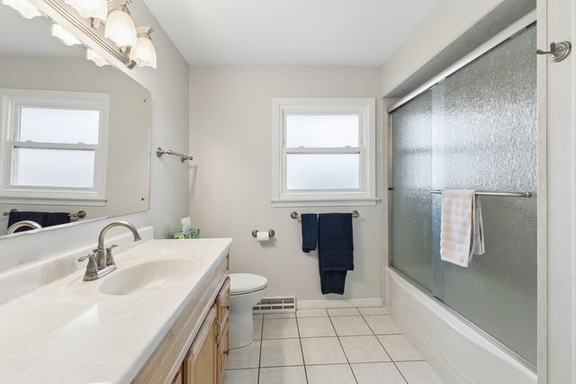 1307 Thomas Street, Homewood, IL 60430