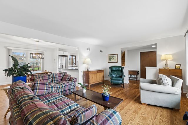 1307 Thomas Street, Homewood, IL 60430