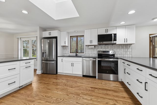 1307 Thomas Street, Homewood, IL 60430