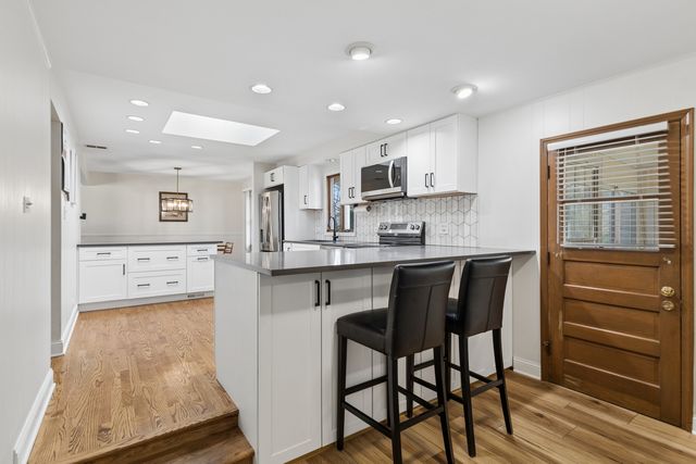 1307 Thomas Street, Homewood, IL 60430