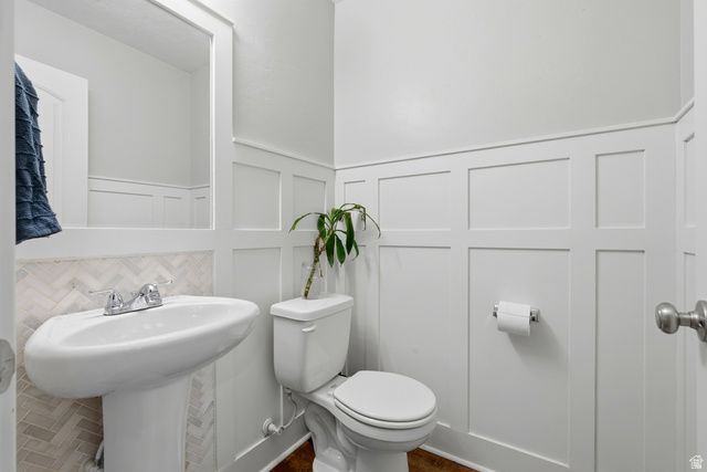 1090 W STONEHAVEN DR, North Salt Lake, UT 84054