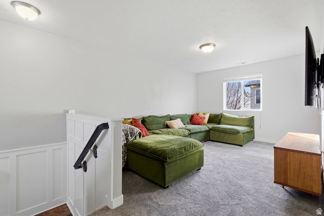 1090 W STONEHAVEN DR, North Salt Lake, UT 84054