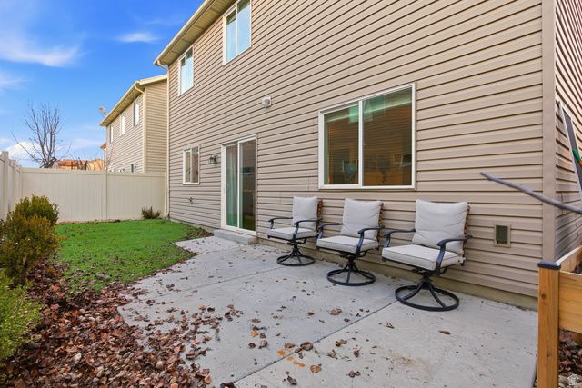 1090 W STONEHAVEN DR, North Salt Lake, UT 84054