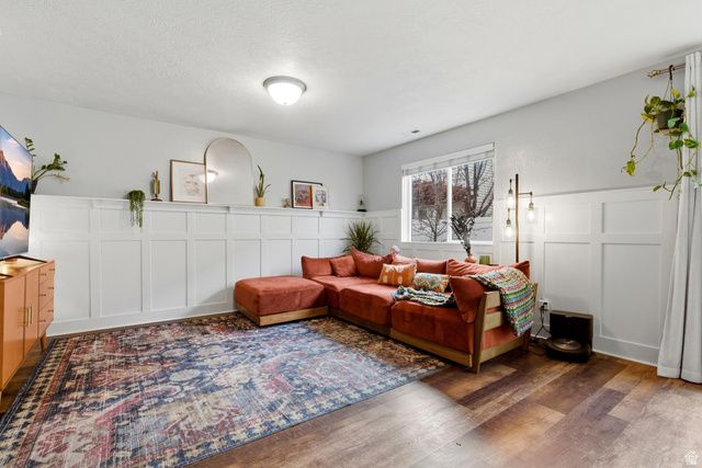 1090 W STONEHAVEN DR, North Salt Lake, UT 84054