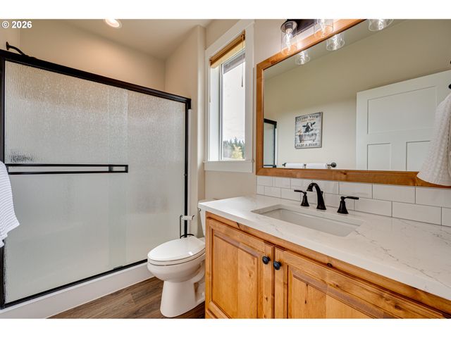 300 CROSS CREEK Rd, Kelso, WA 98626