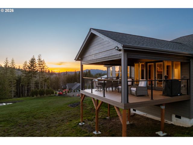 300 CROSS CREEK Rd, Kelso, WA 98626