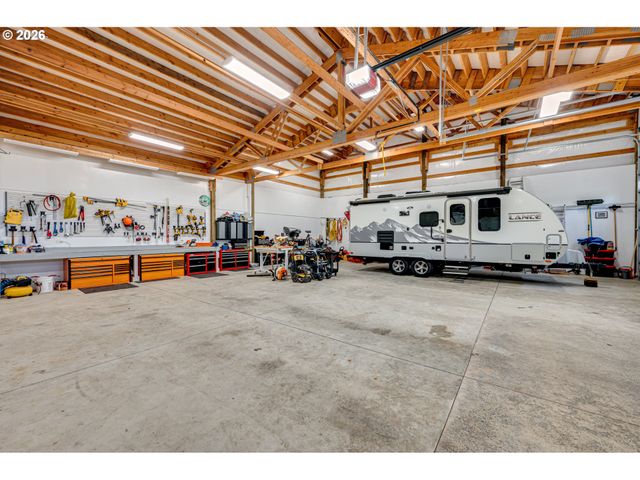 300 CROSS CREEK Rd, Kelso, WA 98626