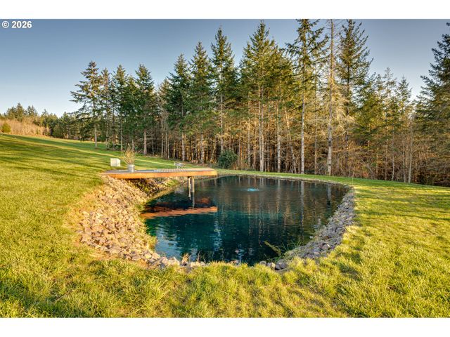 300 CROSS CREEK Rd, Kelso, WA 98626