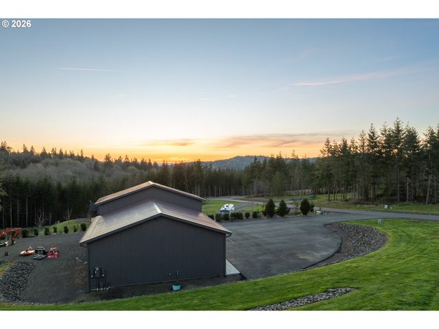 300 CROSS CREEK Rd, Kelso, WA 98626