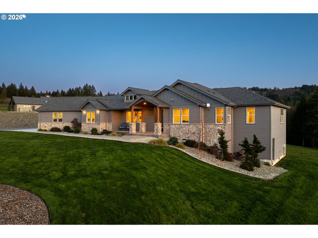 300 CROSS CREEK Rd, Kelso, WA 98626