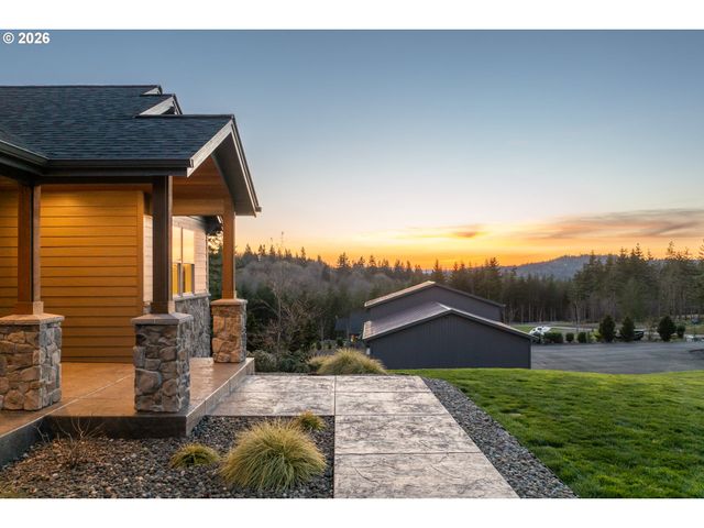 300 CROSS CREEK Rd, Kelso, WA 98626