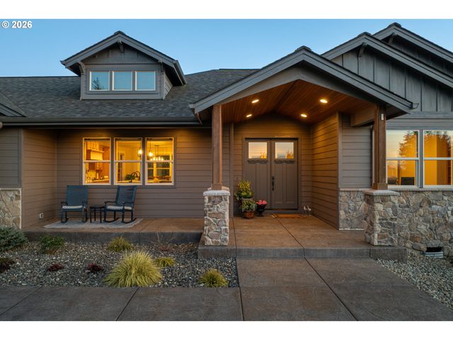 300 CROSS CREEK Rd, Kelso, WA 98626
