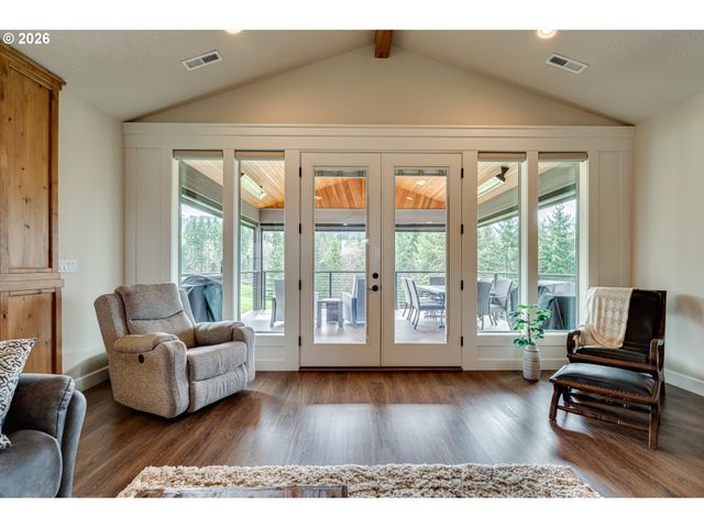 300 CROSS CREEK Rd, Kelso, WA 98626