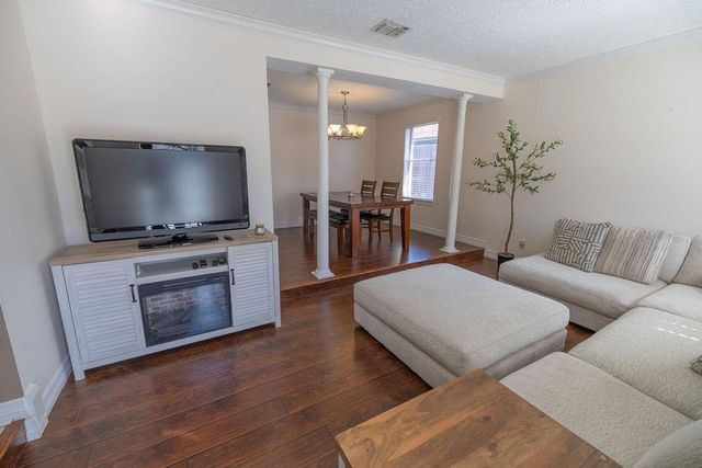 11918 Dorrance Lane, Meadows Place, TX 77477