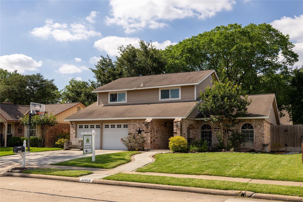 11918 Dorrance Lane, Meadows Place, TX 77477