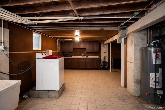 11655 Mitchell Street, Hamtramck, MI 48212