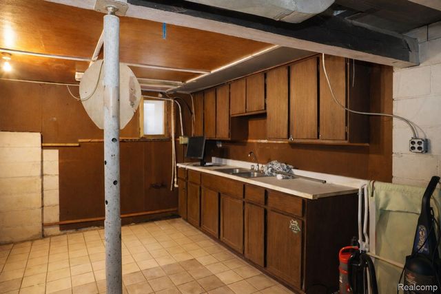 11655 Mitchell Street, Hamtramck, MI 48212