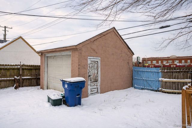 11655 Mitchell Street, Hamtramck, MI 48212