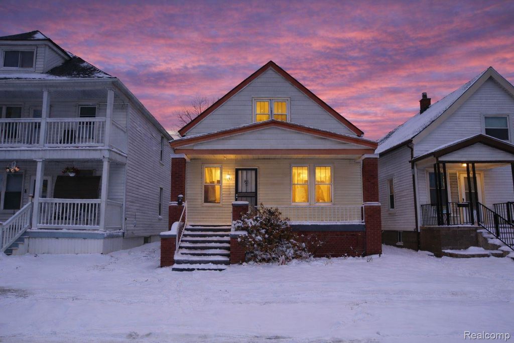 11655 Mitchell Street, Hamtramck, MI 48212