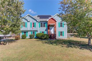 154 Serenity Court, Hoschton, GA 30548