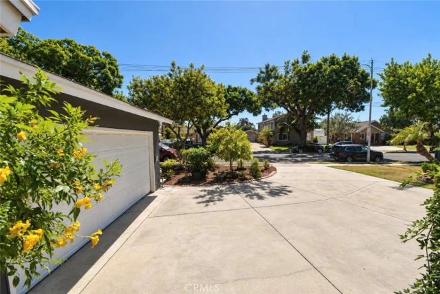 1521 W Crone, Anaheim, CA 92802