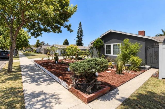 1521 W Crone, Anaheim, CA 92802