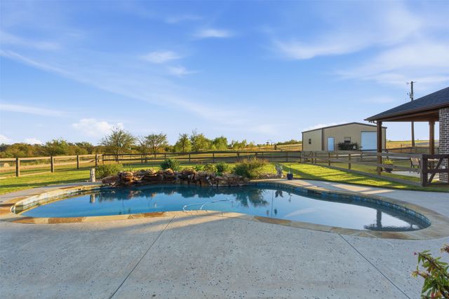 6298 Belz Road, Sanger, TX 76266