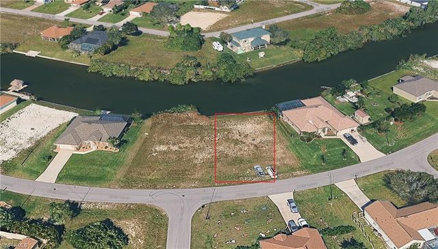 407 NE 5th TER, Cape Coral, FL 33909