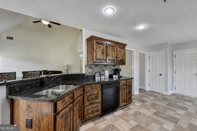 82 Lake Point Court, Jefferson, GA 30549