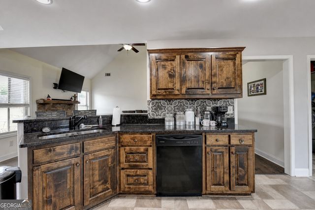 82 Lake Point Court, Jefferson, GA 30549