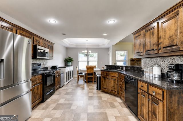 82 Lake Point Court, Jefferson, GA 30549