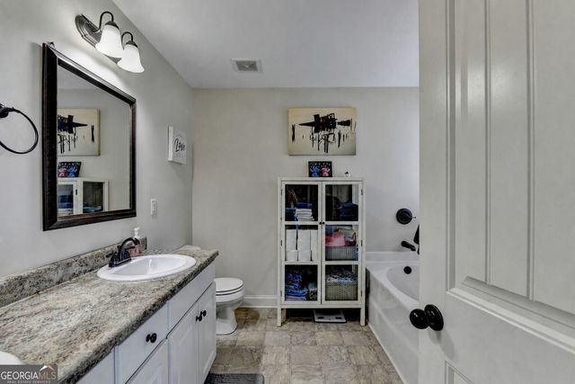 82 Lake Point Court, Jefferson, GA 30549