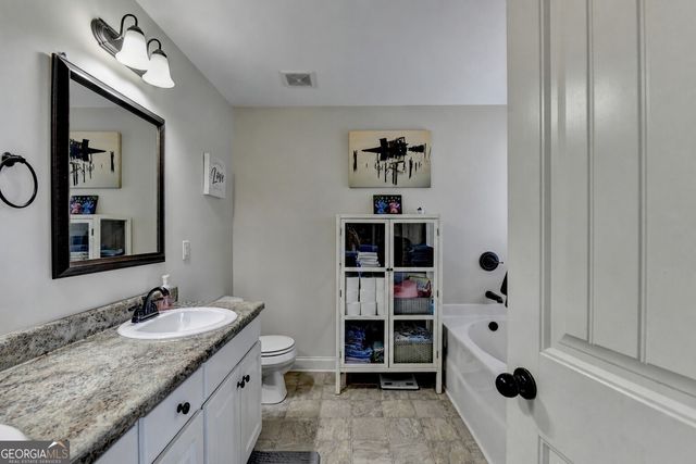 82 Lake Point Court, Jefferson, GA 30549