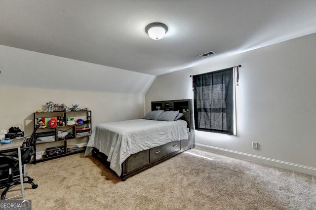 82 Lake Point Court, Jefferson, GA 30549