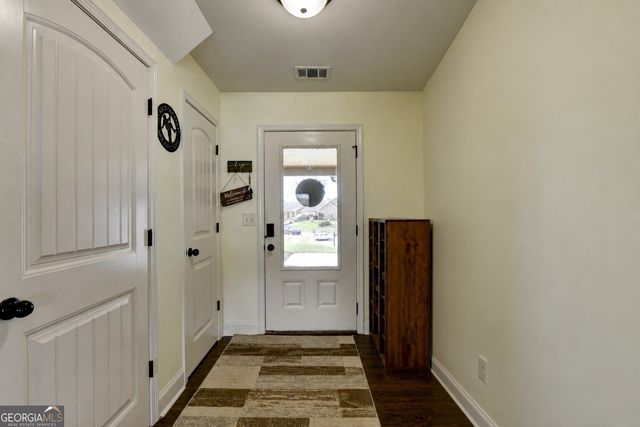 82 Lake Point Court, Jefferson, GA 30549