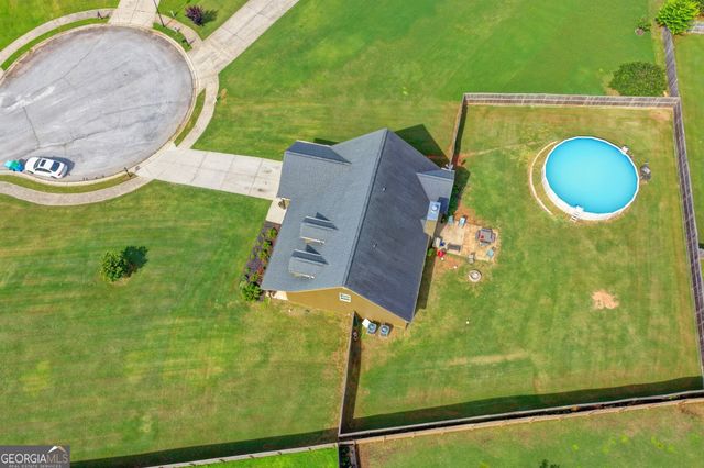 82 Lake Point Court, Jefferson, GA 30549