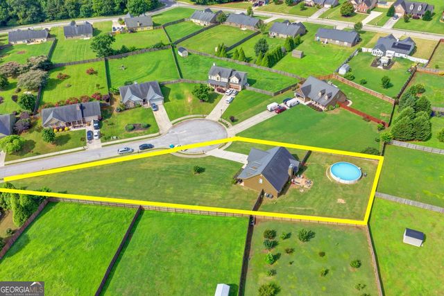 82 Lake Point Court, Jefferson, GA 30549