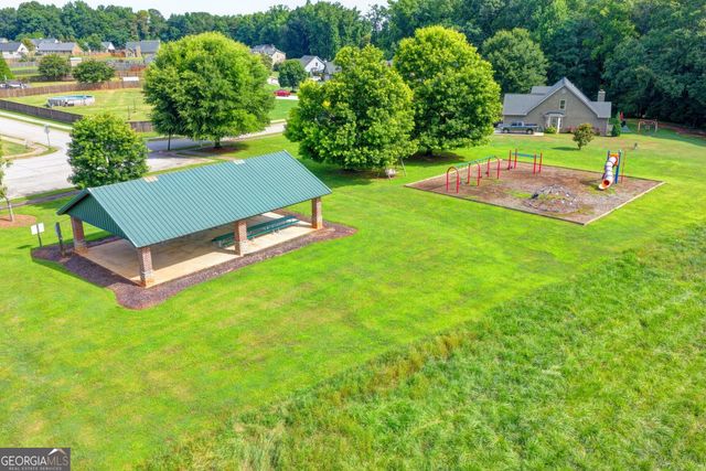 82 Lake Point Court, Jefferson, GA 30549