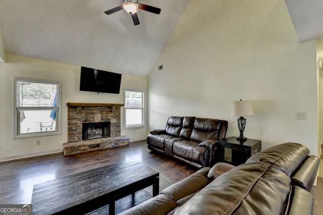 82 Lake Point Court, Jefferson, GA 30549