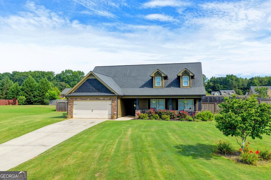 82 Lake Point Court, Jefferson, GA 30549