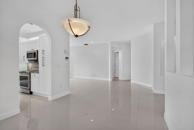 7940 Exeter Circle E 201, Tamarac, FL 33321